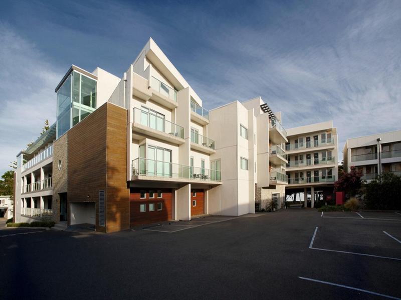 The Waves Serviced Apartments image