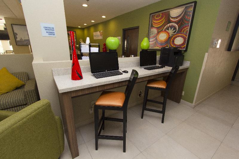 Holiday Inn Express Guadalajara Aeropuerto