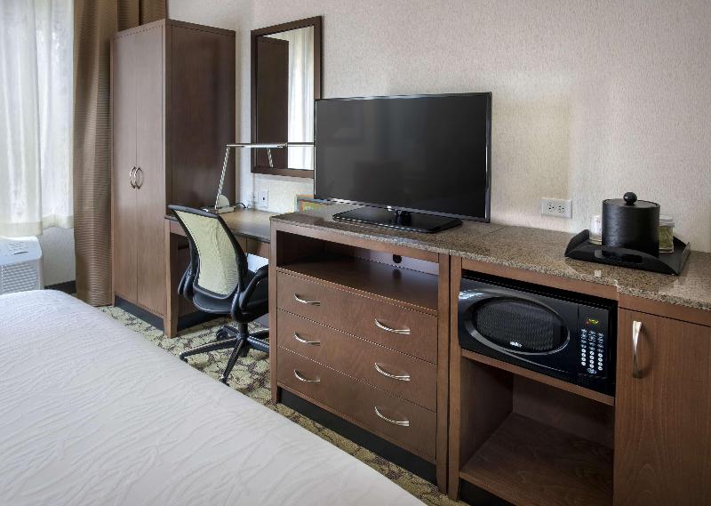 Hilton Garden Inn Chicago Downtown Riverwalk image