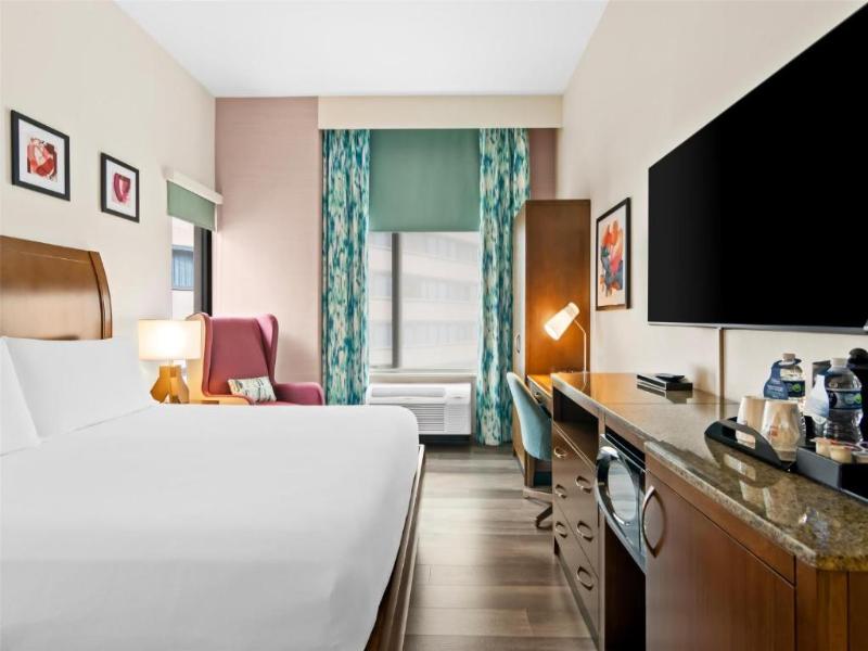Hilton Garden Inn Chicago Downtown Riverwalk image