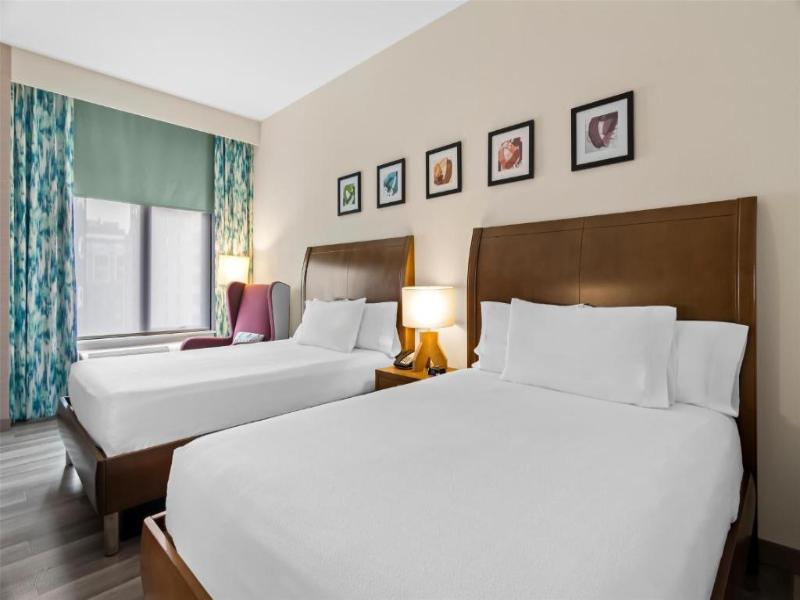 Hilton Garden Inn Chicago Downtown Riverwalk image