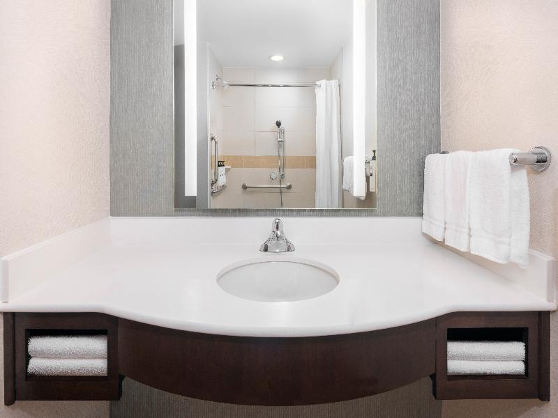 Hilton Garden Inn Wayne, NJ image