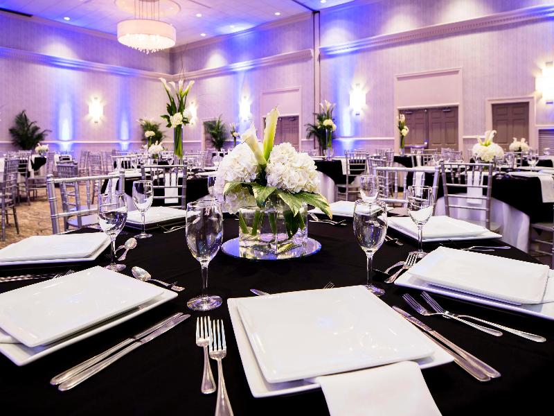 DoubleTree by Hilton Jacksonville Riverfront image