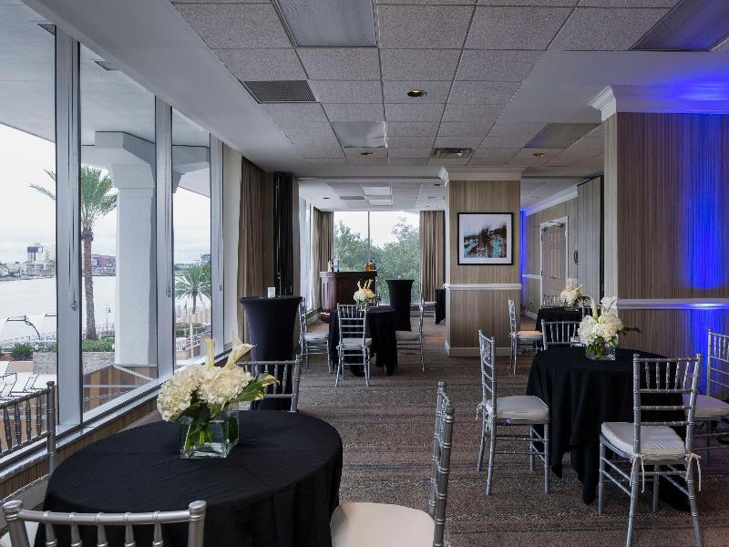 DoubleTree by Hilton Jacksonville Riverfront image