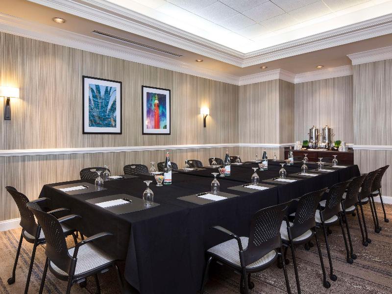 DoubleTree by Hilton Jacksonville Riverfront image