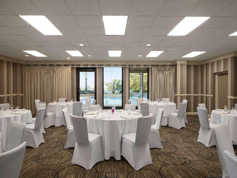 DoubleTree by Hilton Jacksonville Riverfront image