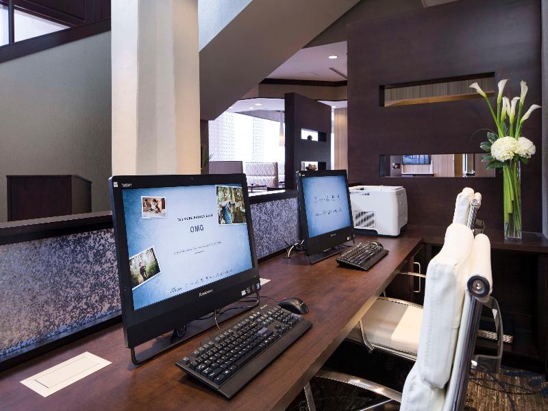 DoubleTree by Hilton Jacksonville Riverfront image