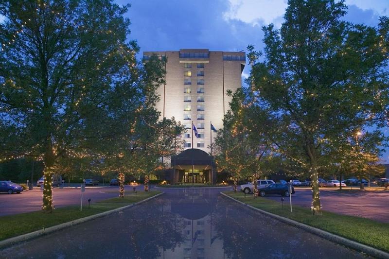 DOUBLETREE BY HILTON MINNEAPOLIS NORTH