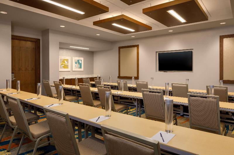 Doubletree By Hilton Pittsburgh - Cranberry image