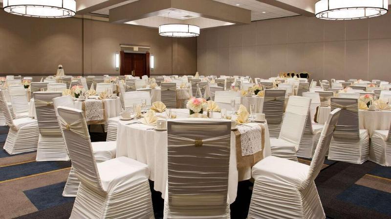 Doubletree By Hilton Pittsburgh - Cranberry image