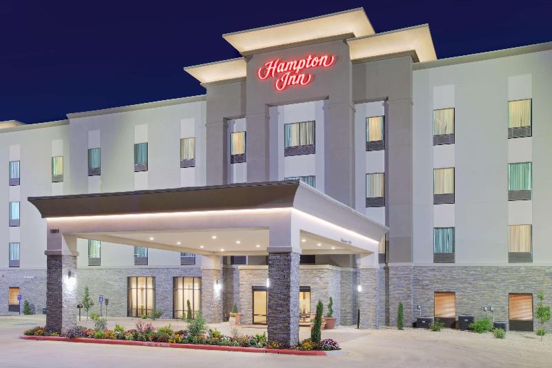 Hampton Inn and Suites Snyder, TX image