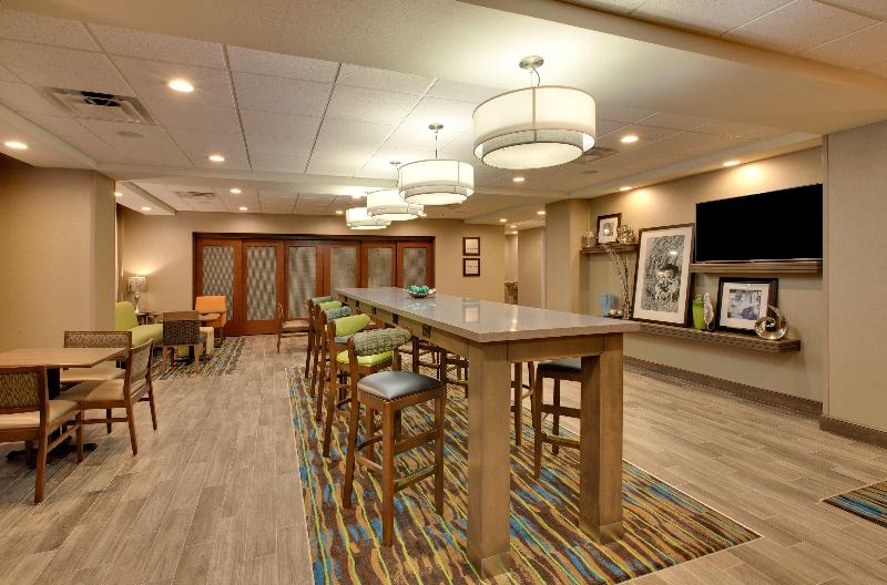 Hampton Inn and Suites Snyder, TX image