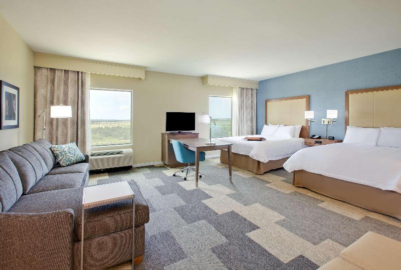 Hampton Inn and Suites Snyder, TX image