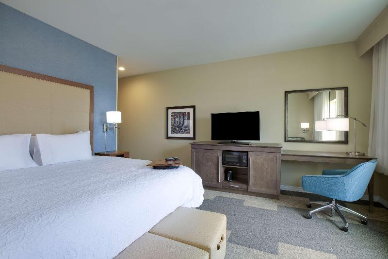 Hampton Inn and Suites Snyder, TX image