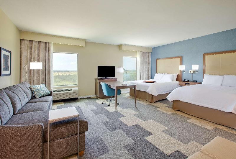 Hampton Inn and Suites Snyder, TX image