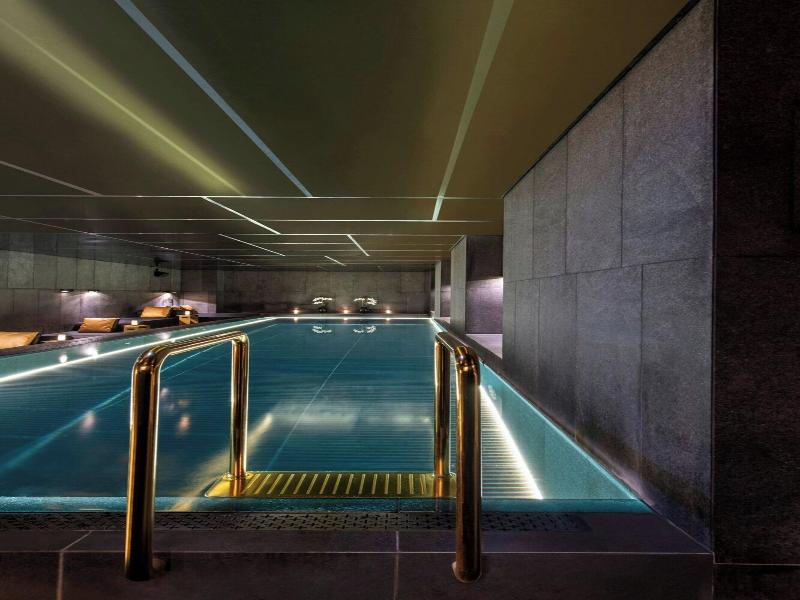 W Amsterdam image