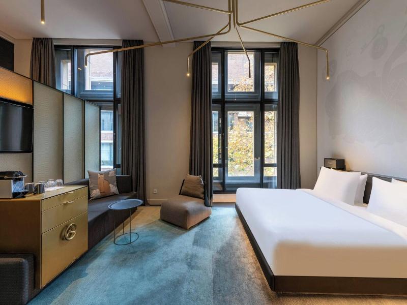 W Amsterdam image