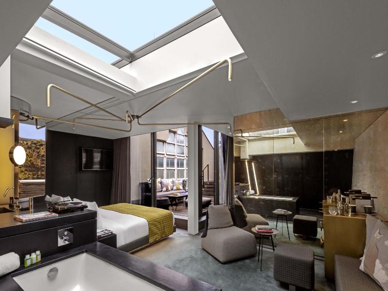 W Amsterdam image