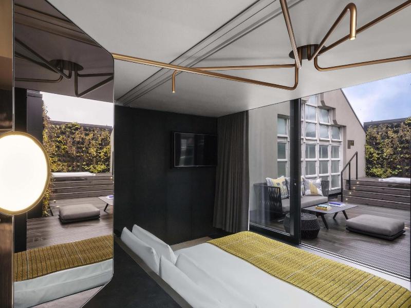 W Amsterdam image