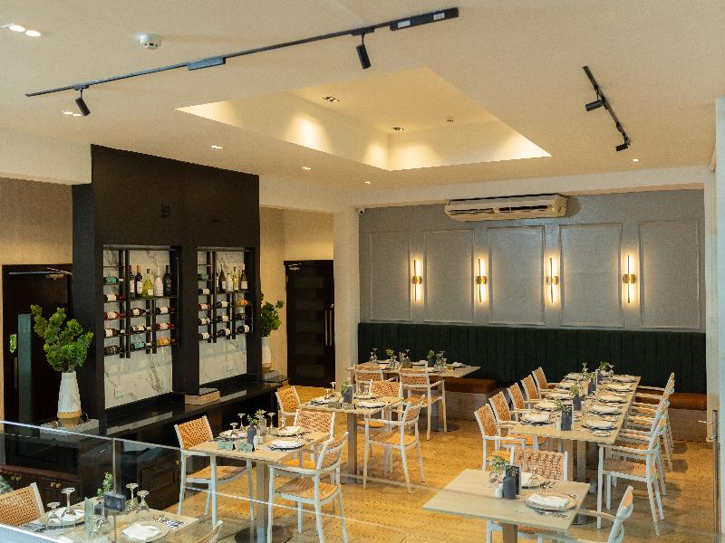 Aranjuez Hotel & Suites image