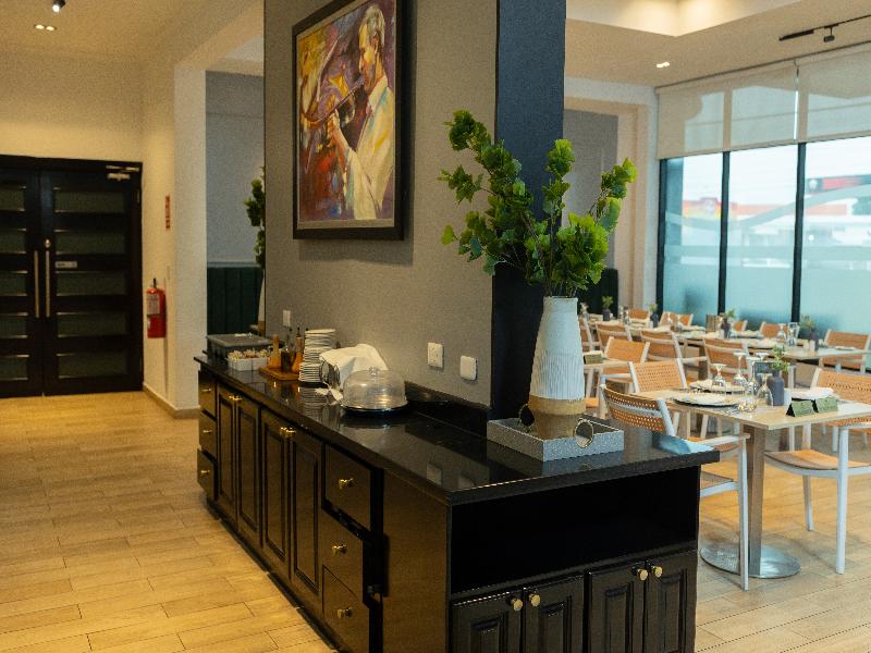 Aranjuez Hotel & Suites image