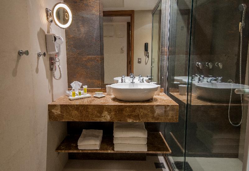 Arena Leme Hotel image