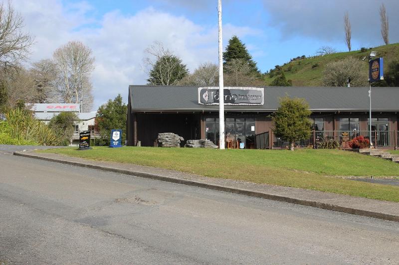 Waitomo Caves Guest Lodge image