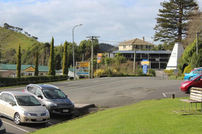 Waitomo Caves Guest Lodge image