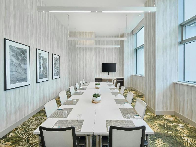 Element Vancouver Metrotown image