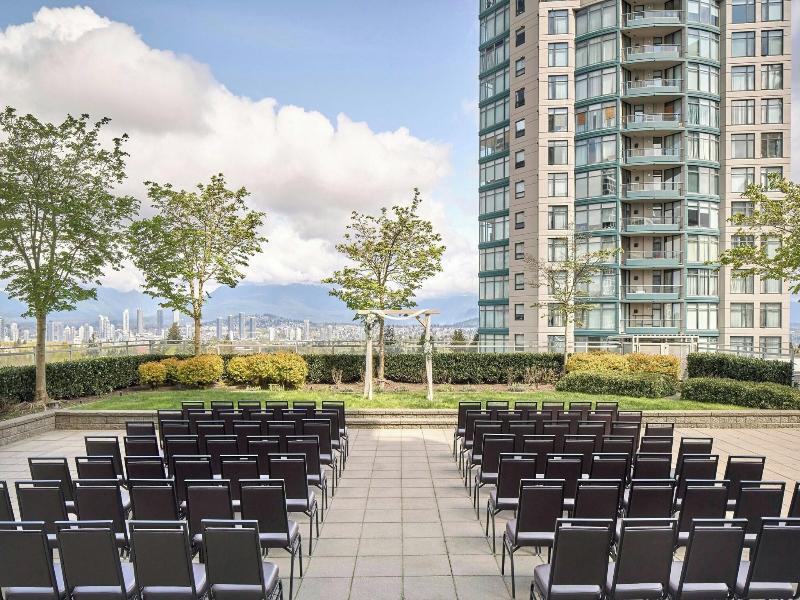 Element Vancouver Metrotown image