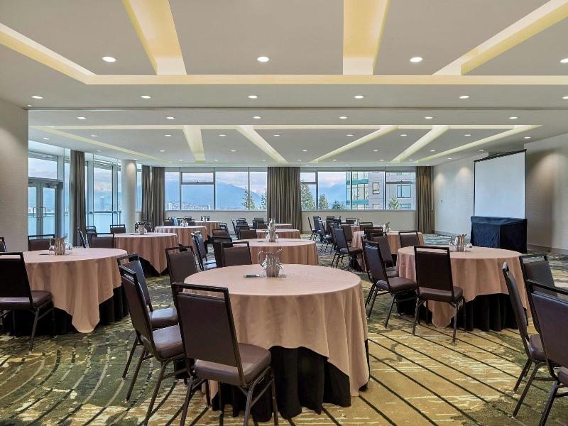 Element Vancouver Metrotown image