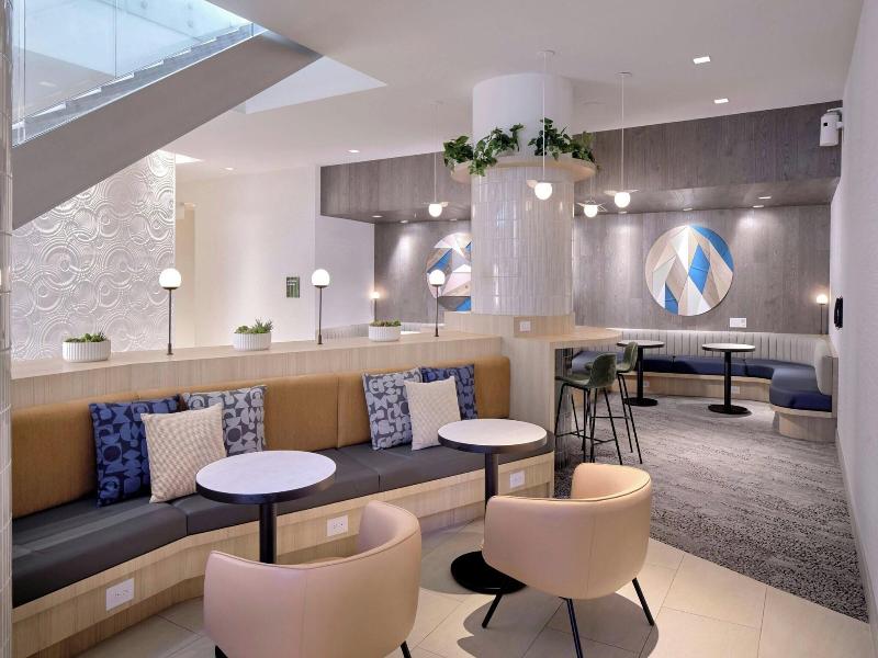 Element Vancouver Metrotown image