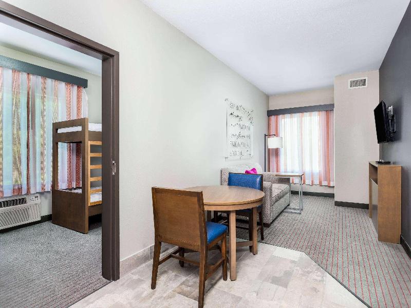 La Quinta Inn & Suites Augusta Near Fort Gordon — photo 4
