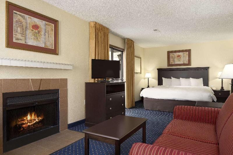Hotel Hawthorn Suites by Wyndham Fort Wayne
