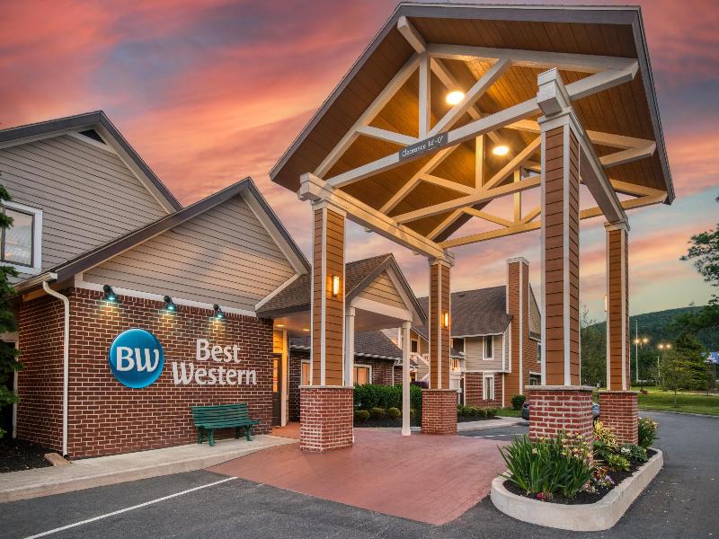 Best Western Fishkill Inn & Suites image