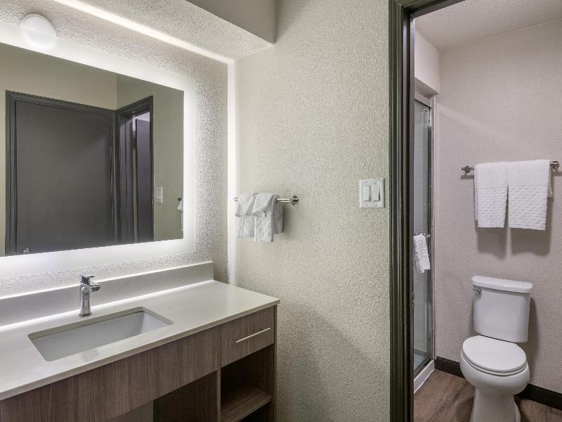 Best Western Fishkill Inn & Suites image