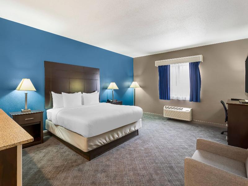 Comfort Inn & Suites Mundelein-Vernon Hills image