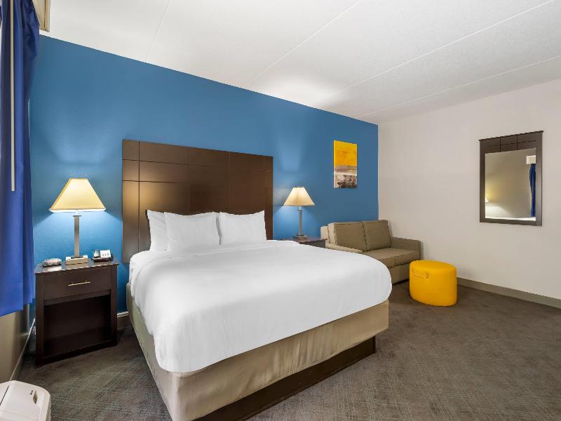 Comfort Inn & Suites Mundelein-Vernon Hills image