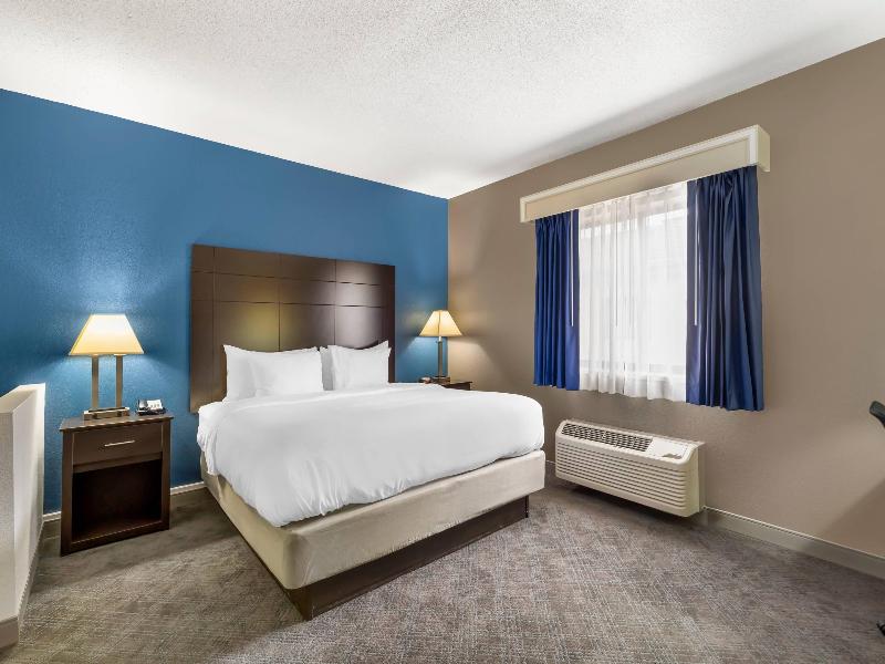 Comfort Inn & Suites Mundelein-Vernon Hills image
