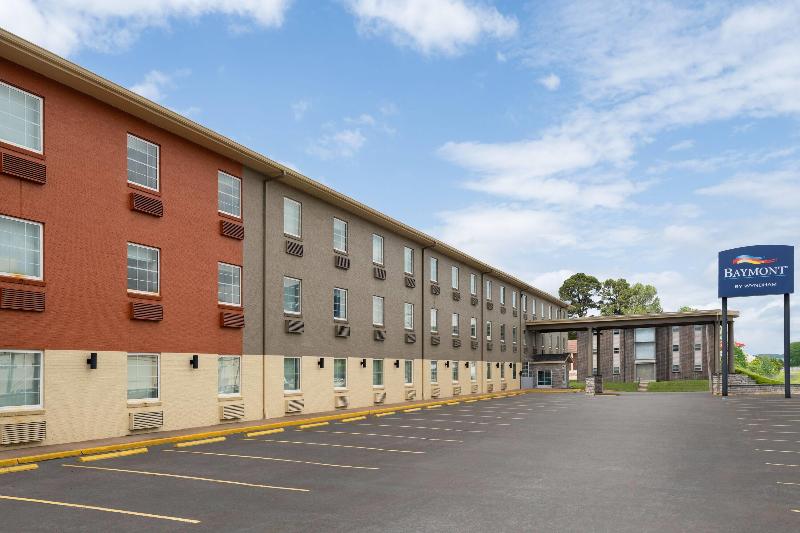 Baymont By Wyndham Jefferson City image