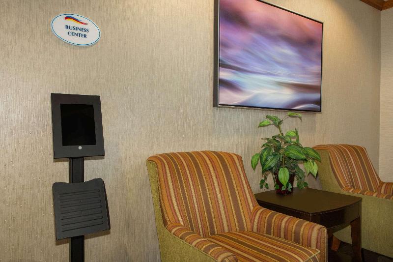 Baymont By Wyndham Jefferson City image