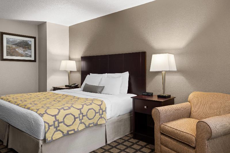 Baymont By Wyndham Jefferson City image