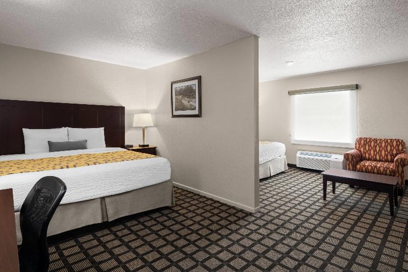 Baymont By Wyndham Jefferson City image