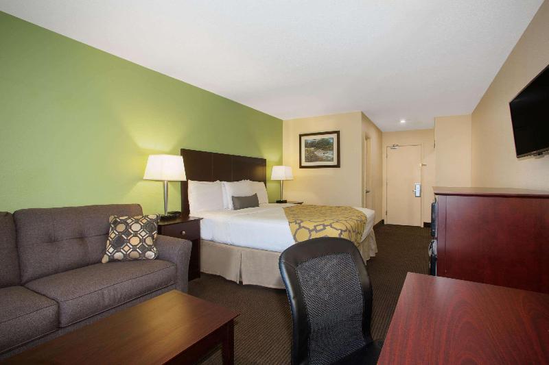 Baymont By Wyndham Jefferson City image