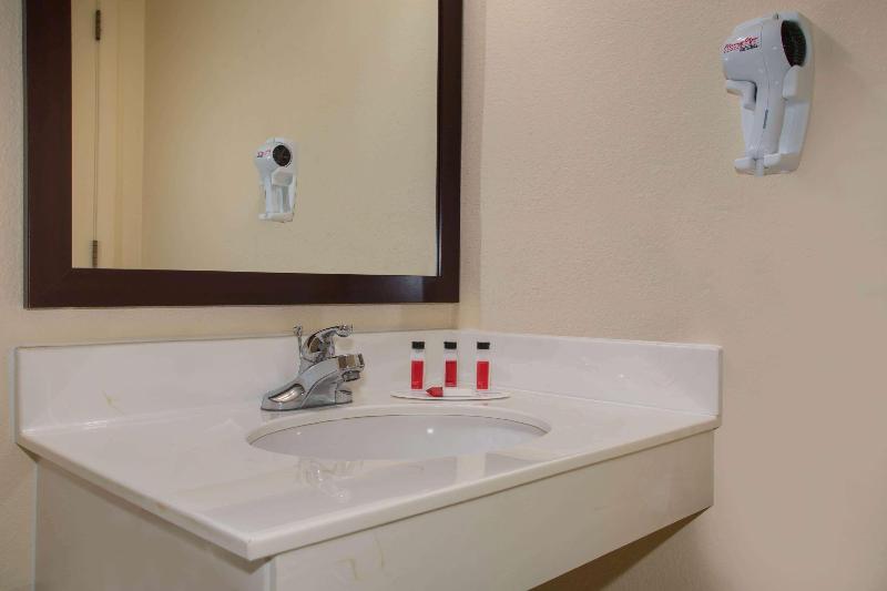 Baymont By Wyndham Jefferson City image