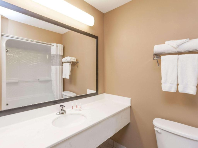 Baymont By Wyndham New Buffalo image