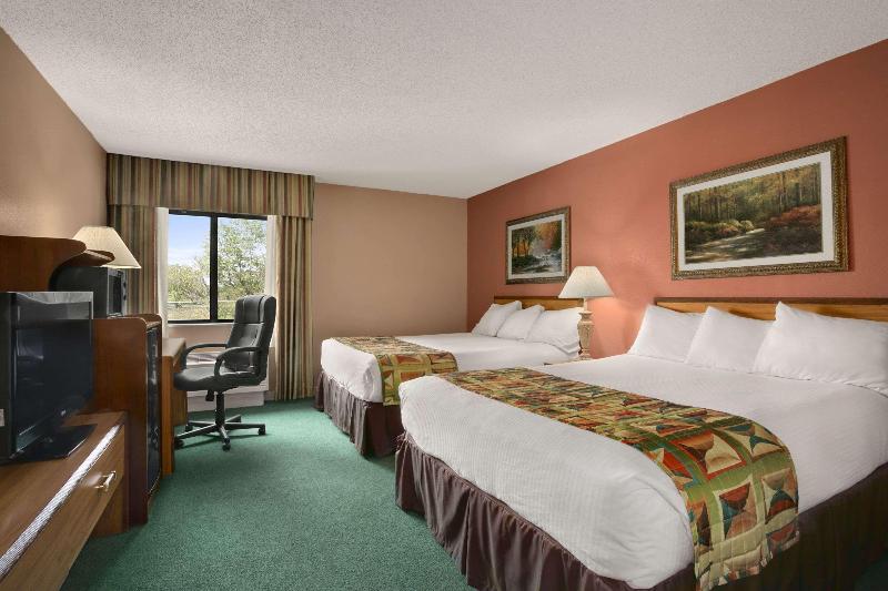 Baymont By Wyndham Sullivan image