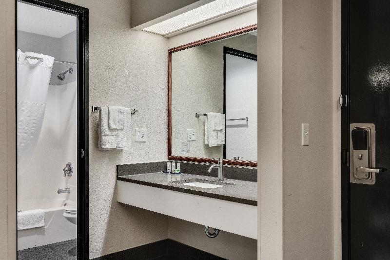 Baymont By Wyndham La Crosse/Onalaska image
