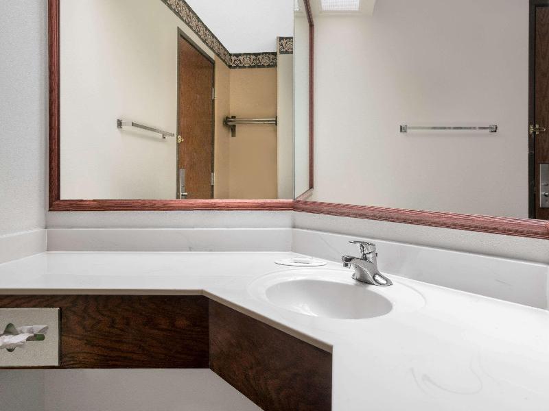 Baymont By Wyndham La Crosse/Onalaska image