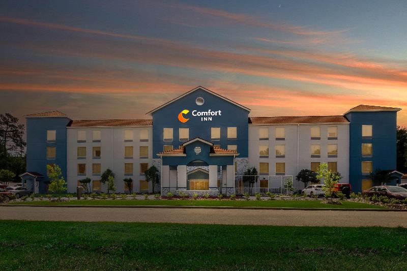 Comfort Inn Conroe image